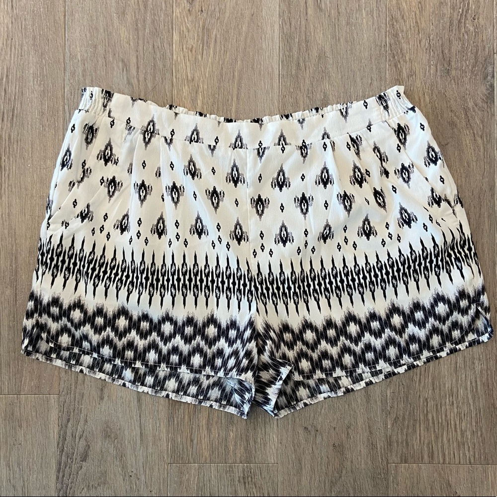 ANGL Large black and white silky shorts